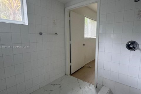 Condo in Miami, Florida, 1 bedroom  № 2067455 - photo 11