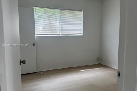 Condo in Miami, Florida, 1 bedroom  № 2067455 - photo 7