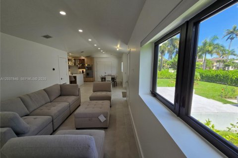 Villa ou maison à louer à Hollywood, Floride: 3 chambres, 169.92 m2 № 2155044 - photo 18