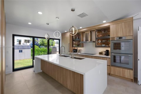 Villa ou maison à louer à Hollywood, Floride: 3 chambres, 169.92 m2 № 2155044 - photo 6