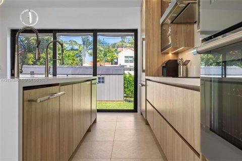 Villa ou maison à louer à Hollywood, Floride: 3 chambres, 169.92 m2 № 2155044 - photo 13
