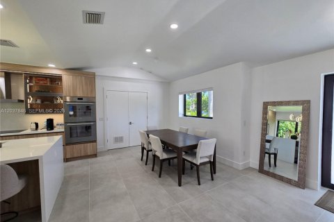 Villa ou maison à louer à Hollywood, Floride: 3 chambres, 169.92 m2 № 2155044 - photo 15