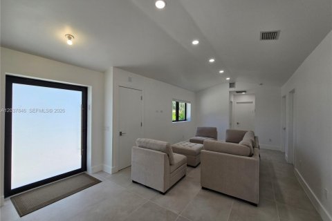 Villa ou maison à louer à Hollywood, Floride: 3 chambres, 169.92 m2 № 2155044 - photo 19
