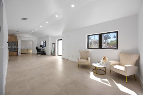 Villa ou maison à louer à Hollywood, Floride: 3 chambres, 169.92 m2 № 2155044 - photo 16