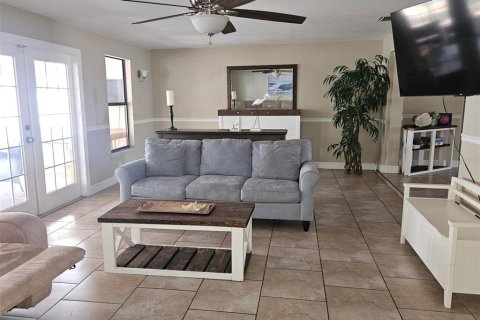 Casa en venta en Bradenton, Florida, 4 dormitorios, 209.12 m2 № 2228395 - foto 13