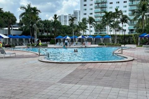 Copropriété à vendre à Sunny Isles Beach, Floride: 2 chambres, 139.82 m2 № 1713806 - photo 13
