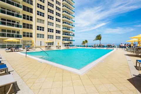 Condominio en venta en Fort Lauderdale, Florida, 1 dormitorio, 101.08 m2 № 1985596 - foto 28