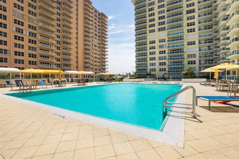 Condominio en venta en Fort Lauderdale, Florida, 1 dormitorio, 101.08 m2 № 1985596 - foto 29