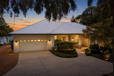 Casa en Odessa, Florida 4 dormitorios, 232.26 m2 № 2110195