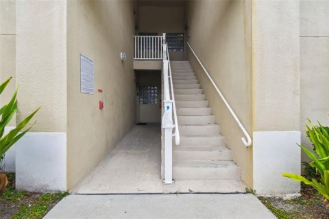 Copropriété à vendre à Riverview, Floride: 3 chambres, 106.93 m2 № 1902616 - photo 6