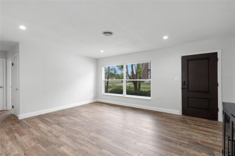 Villa ou maison à louer à Saint Petersburg, Floride: 3 chambres, 157.75 m2 № 1879897 - photo 7