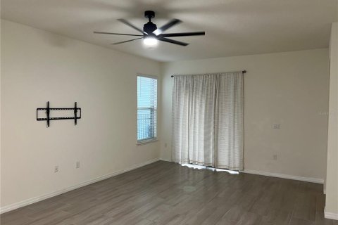 House in Winter Garden, Florida 3 bedrooms, 156.91 sq.m. № 1393810 - photo 3