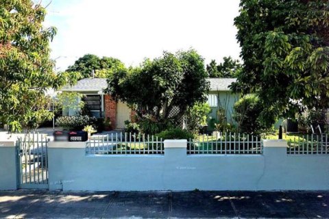 Casa en venta en Miami, Florida, 3 dormitorios, 136.75 m2 № 1942114 - foto 1