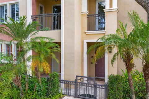 Townhouse in Sunrise, Florida 3 bedrooms, 188.13 sq.m. № 2172374 - photo 2