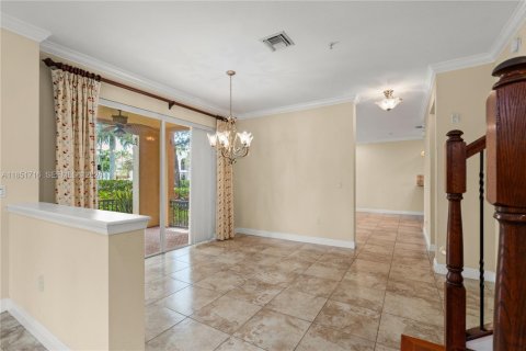 Townhouse in Sunrise, Florida 3 bedrooms, 188.13 sq.m. № 2172374 - photo 5