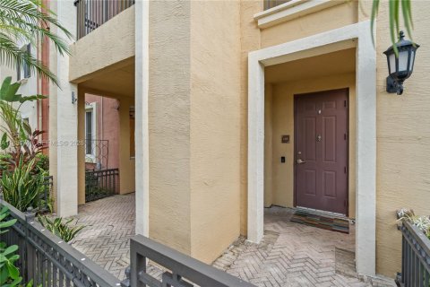 Townhouse in Sunrise, Florida 3 bedrooms, 188.13 sq.m. № 2172374 - photo 10