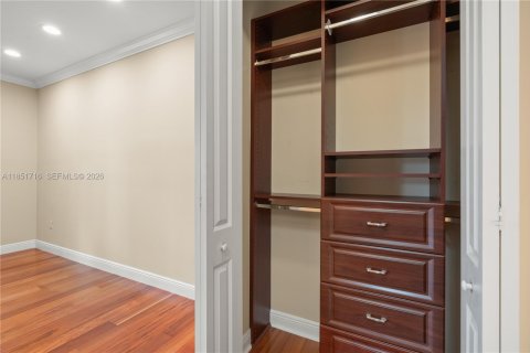Townhouse in Sunrise, Florida 3 bedrooms, 188.13 sq.m. № 2172374 - photo 28