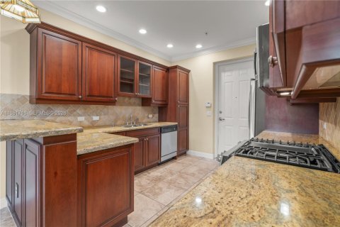 Townhouse in Sunrise, Florida 3 bedrooms, 188.13 sq.m. № 2172374