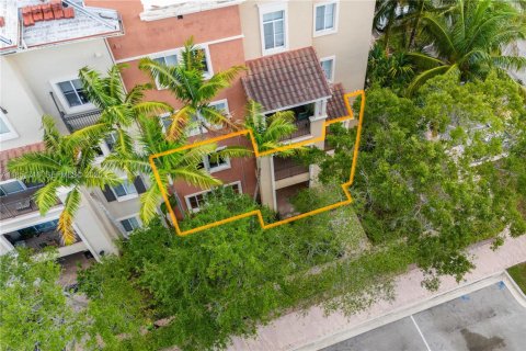 Townhouse in Sunrise, Florida 3 bedrooms, 188.13 sq.m. № 2172374 - photo 6