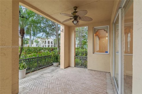 Townhouse in Sunrise, Florida 3 bedrooms, 188.13 sq.m. № 2172374 - photo 14
