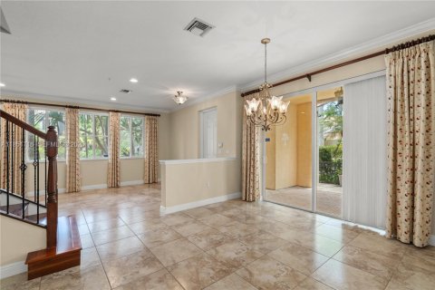Townhouse in Sunrise, Florida 3 bedrooms, 188.13 sq.m. № 2172374 - photo 11