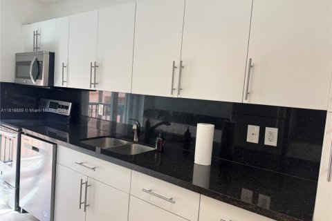 Купить кондоминиум в Серфсайд, Флорида 1 спальня, 75.25м2, № 1777719 - фото 19