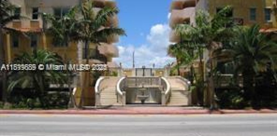 Condo in Surfside, Florida, 1 bedroom № 1777719