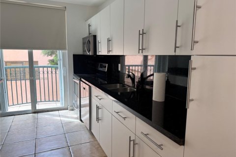 Купить кондоминиум в Серфсайд, Флорида 1 спальня, 75.25м2, № 1777719 - фото 20