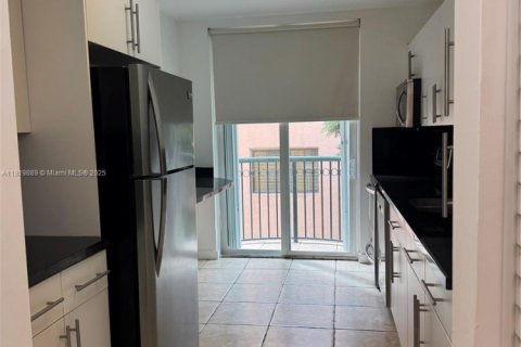 Купить кондоминиум в Серфсайд, Флорида 1 спальня, 75.25м2, № 1777719 - фото 17