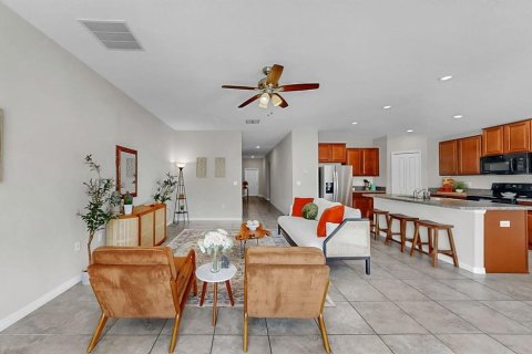 House in Sun City Center, Florida 4 bedrooms, 179.77 sq.m. № 1909505 - photo 8