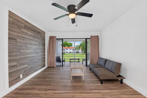 Copropriété à louer à Boynton Beach, Floride: 2 chambres, 91.6 m2 № 2401755 - photo 8