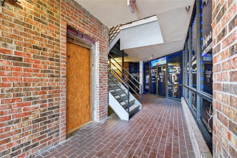 Commercial property in Kissimmee, Florida 1494.15 sq.m. № 2104918 - photo 8