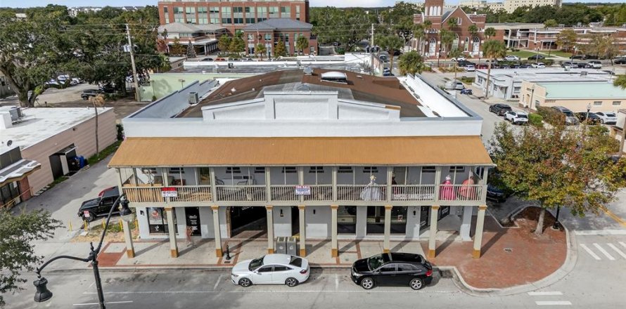 Commercial property in Kissimmee, Florida 1494.15 sq.m. № 2104918