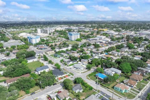 House in Miami, Florida 2 bedrooms, 60.39 sq.m. № 1755760 - photo 24
