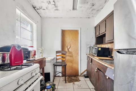 House in Miami, Florida 2 bedrooms, 60.39 sq.m. № 1755760 - photo 7