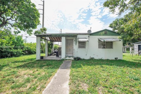 House in Miami, Florida 2 bedrooms, 60.39 sq.m. № 1755760 - photo 9
