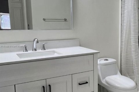 Touwnhouse à louer à Doral, Floride: 2 chambres, 91.04 m2 № 1922291 - photo 18