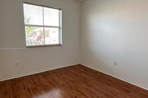 Touwnhouse à louer à Doral, Floride: 2 chambres, 91.04 m2 № 1922291 - photo 20