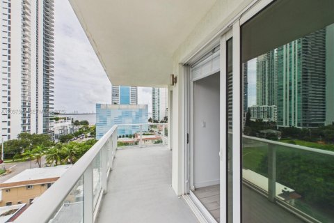 Copropriété à louer à Miami, Floride: 2 chambres, 75.62 m2 № 2407337 - photo 24
