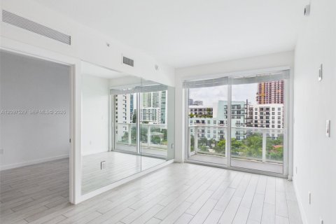 Copropriété à louer à Miami, Floride: 2 chambres, 75.62 m2 № 2407337 - photo 2