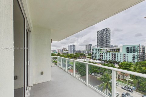 Copropriété à louer à Miami, Floride: 2 chambres, 75.62 m2 № 2407337 - photo 26
