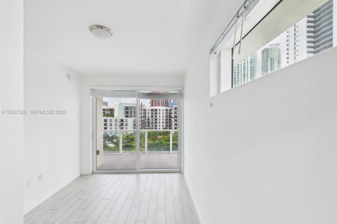 Copropriété à louer à Miami, Floride: 2 chambres, 75.62 m2 № 2407337 - photo 23