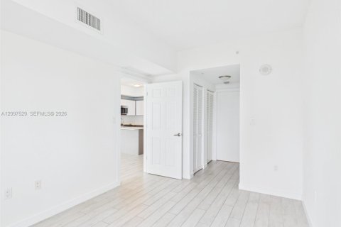 Copropriété à louer à Miami, Floride: 2 chambres, 75.62 m2 № 2407337 - photo 15