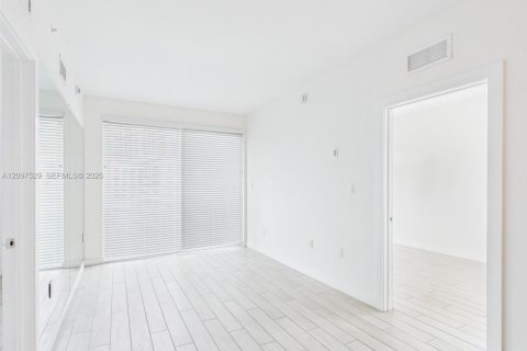 Copropriété à louer à Miami, Floride: 2 chambres, 75.62 m2 № 2407337 - photo 18