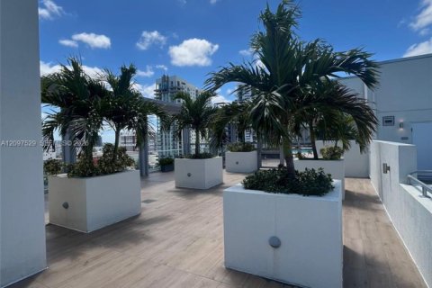 Copropriété à louer à Miami, Floride: 2 chambres, 75.62 m2 № 2407337 - photo 29