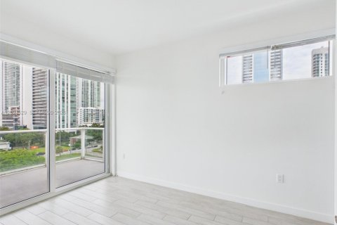 Copropriété à louer à Miami, Floride: 2 chambres, 75.62 m2 № 2407337 - photo 4