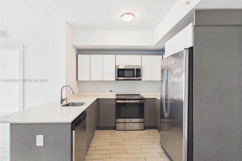 Copropriété à louer à Miami, Floride: 2 chambres, 75.62 m2 № 2407337 - photo 6