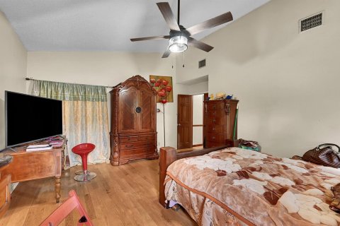 House in Coral Springs, Florida 4 bedrooms, 242.38 sq.m. № 2247045 - photo 24