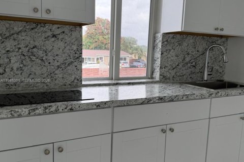 Снять в аренду квартиру в Опа-Локка, Флорида 2 спальни, 273.32м2, № 2002617 - фото 6