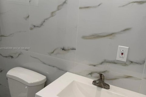 Снять в аренду квартиру в Опа-Локка, Флорида 2 спальни, 273.32м2, № 2002617 - фото 7